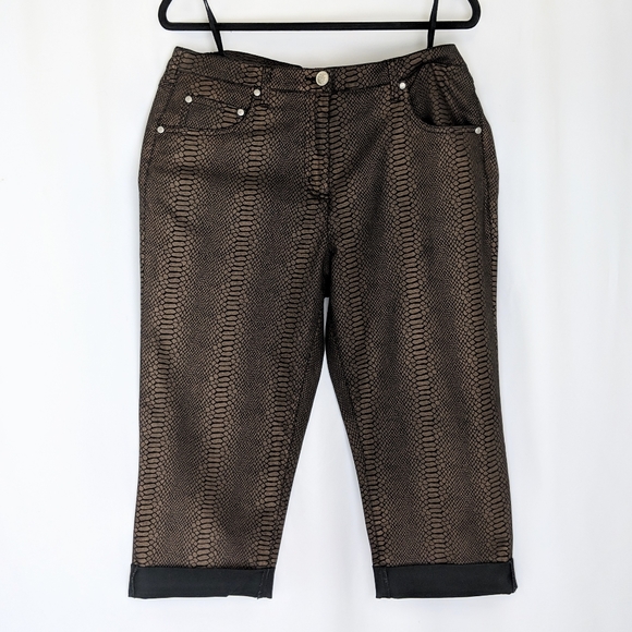 torrid Pants - NWOT Torrid Capris - Brown/Black Snakeskin - 16W